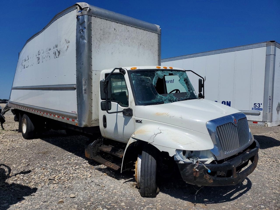منظر 2020 INTERNATIONAL MV607 BOX TRUCK، زاوية 1