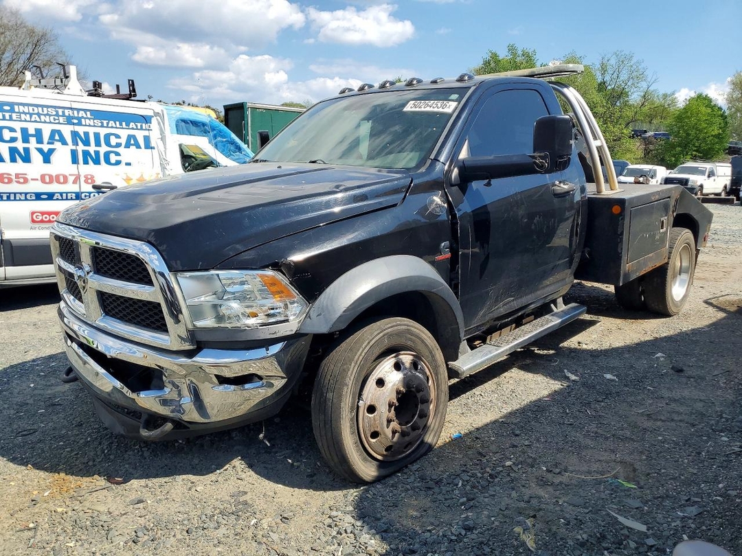 Вид 2014 RAM 4500, угол 1