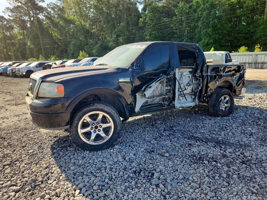 Vue de 2006 FORD F150 SUPERCREW, angle 1
