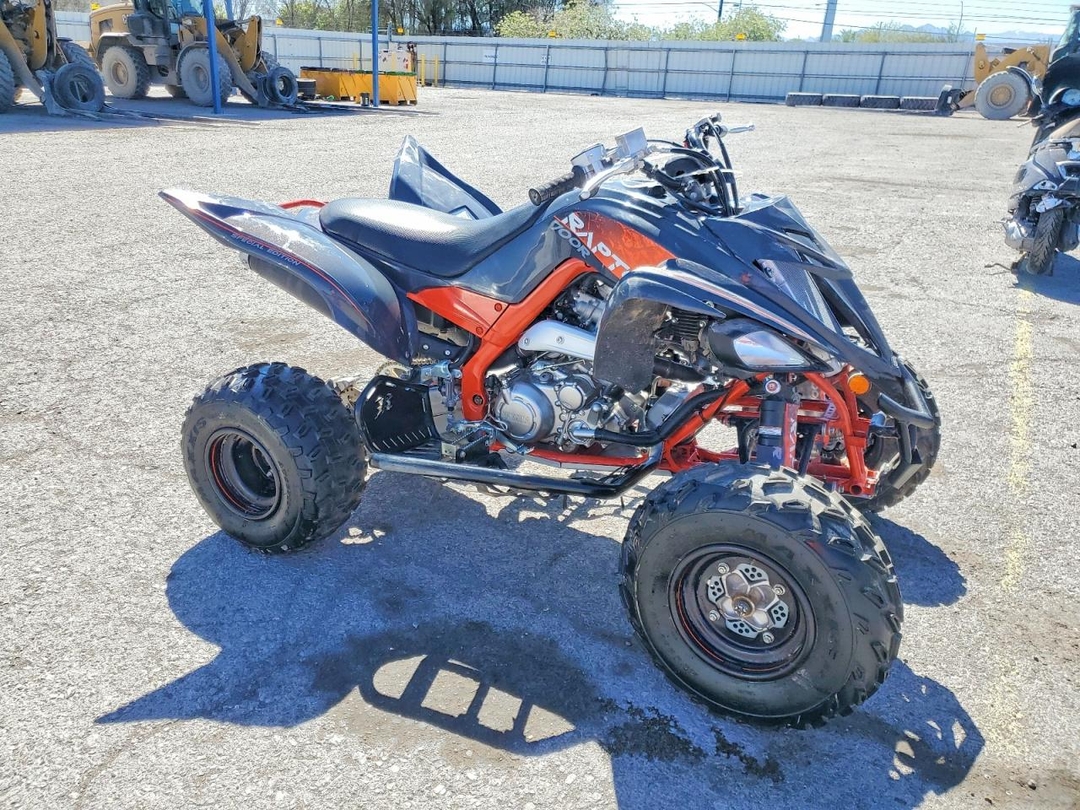 Vue de 2024 YAMA YFM700 ATV, angle 1