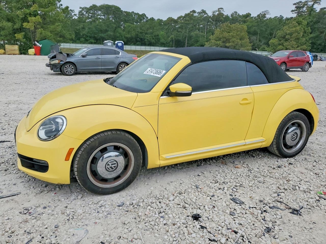 Vue de 2013 VOLKSWAGEN BEETLE, angle 1