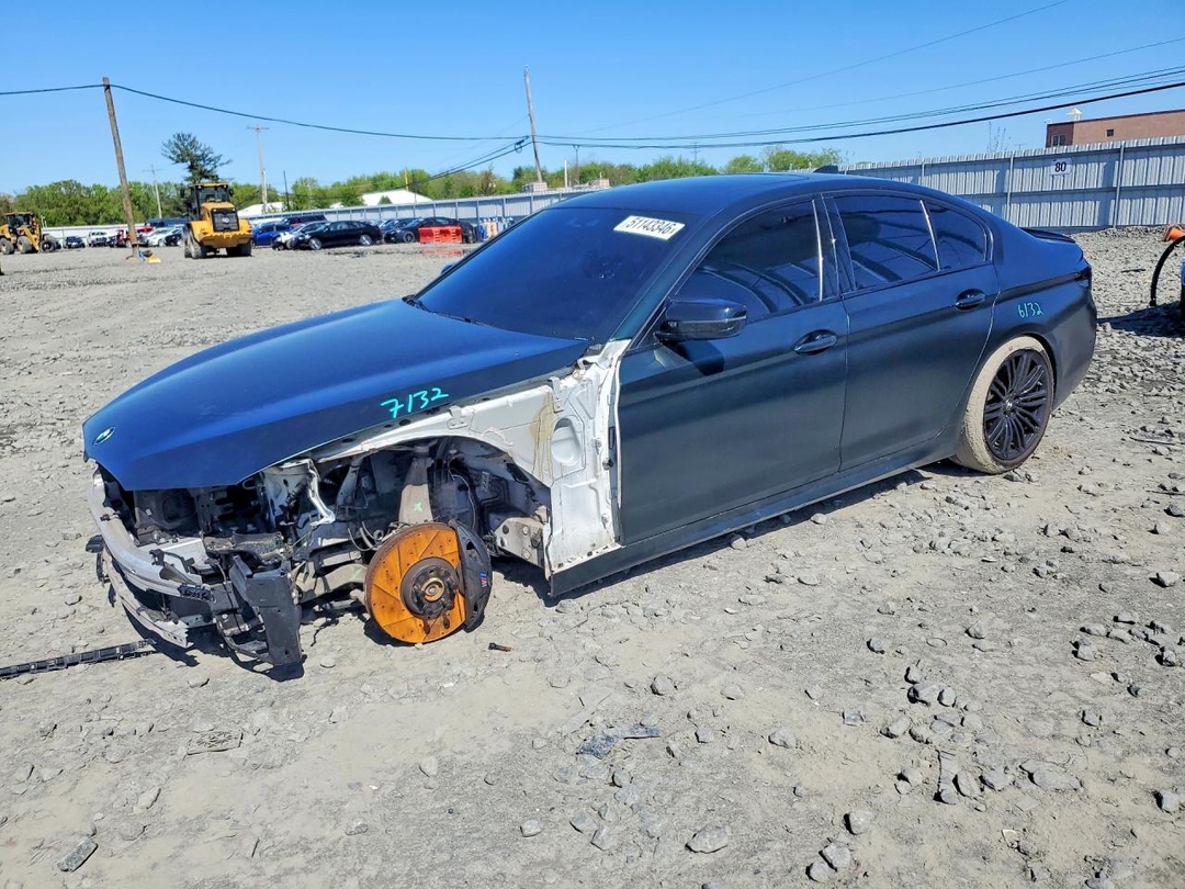 منظر 2020 BMW 530 XI، زاوية 1