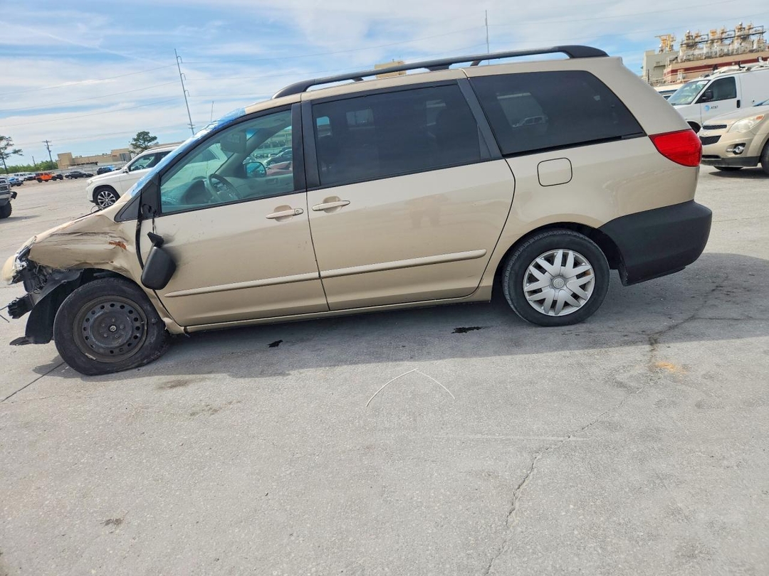 Вид 2007 TOYOTA SIENNA LE 8-PASSENGER, угол 1