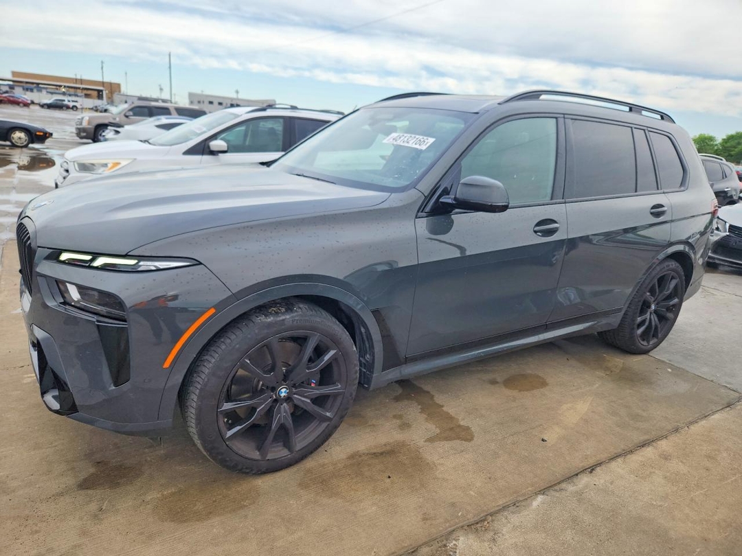 Vue de 2024 BMW X7 XDRIVE40I, angle 1