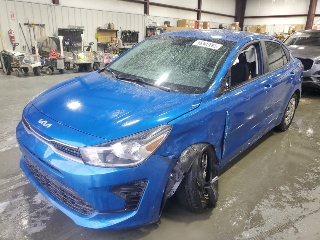 منظر 2022 KIA RIO LX، زاوية 1
