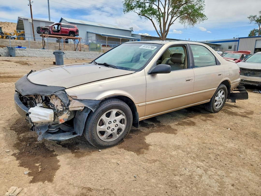 Vue de 1999 TOYOTA CAMRY XLE V6, angle 1
