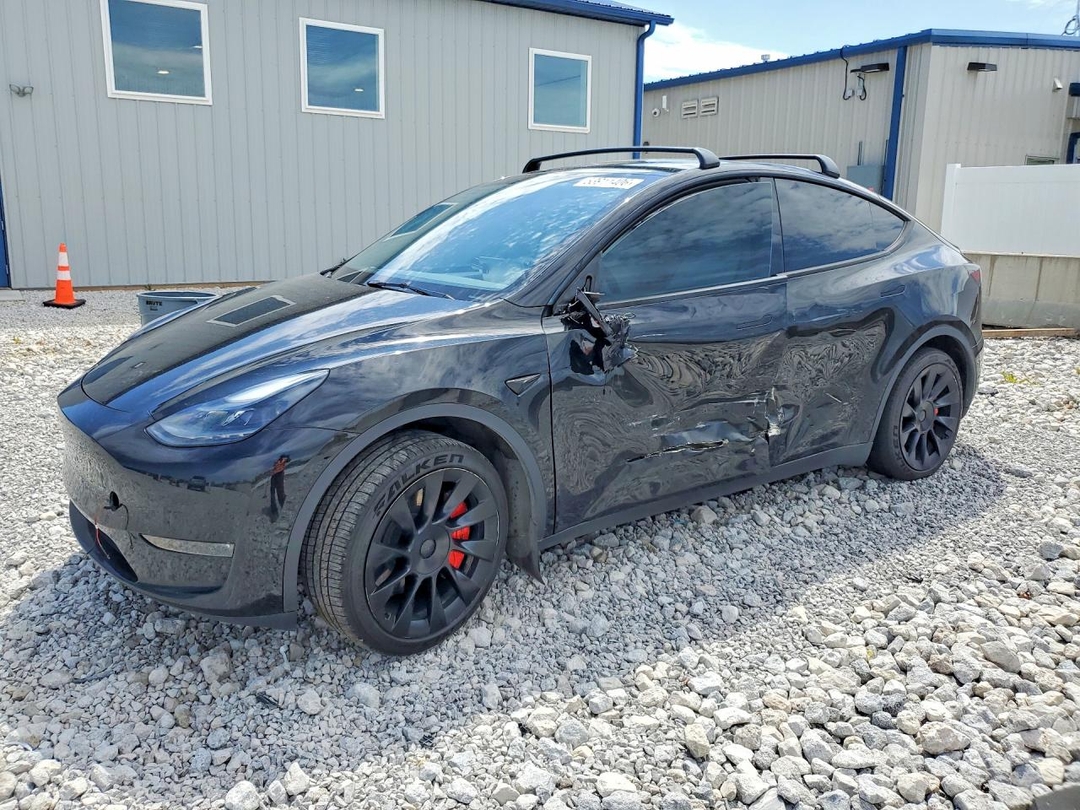Vue de 2023 TESLA MODEL Y, angle 1
