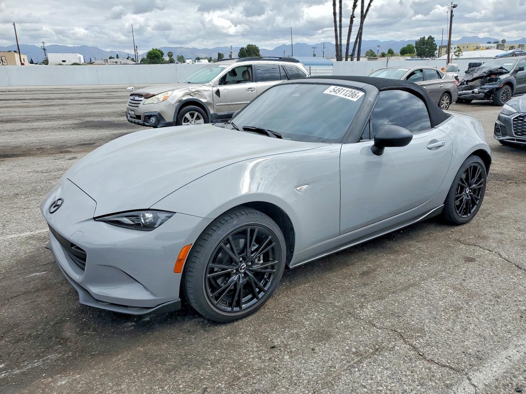 Vista de 2024 MAZDA MX-5 MIATA CLUB, ángulo 1