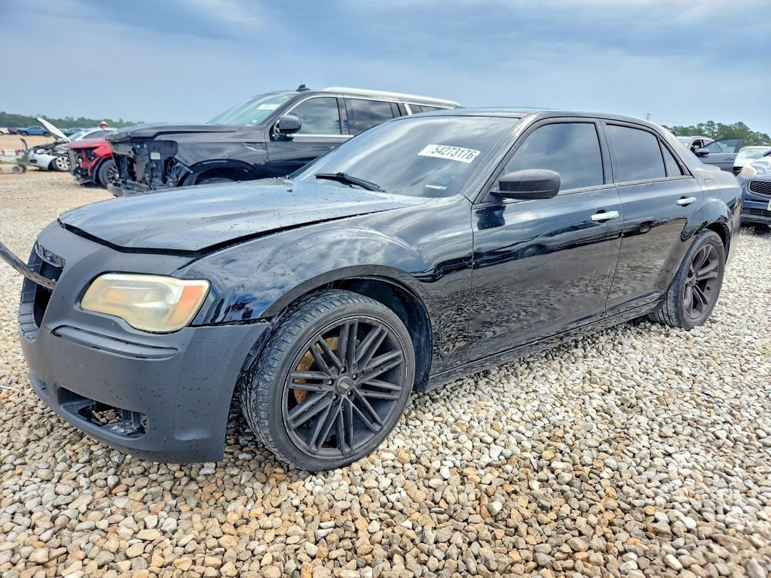 Вид 2012 CHRYSLER 300 LIMITED, угол 1