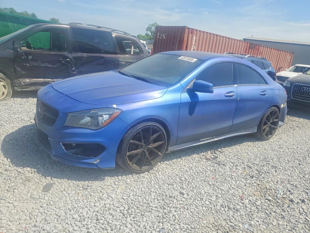 Vue de 2014 MERCEDES-BENZ CLA 250, angle 1