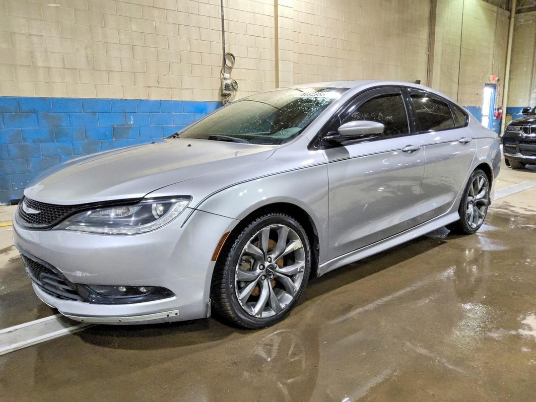 Vue de 2016 CHRYSLER 200 S, angle 1