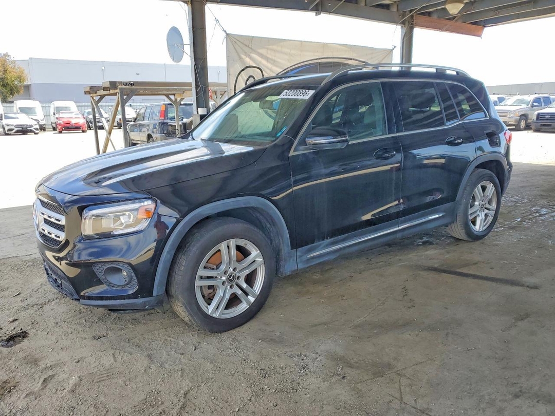 Вид 2022 MERCEDES-BENZ GLB 250, угол 1