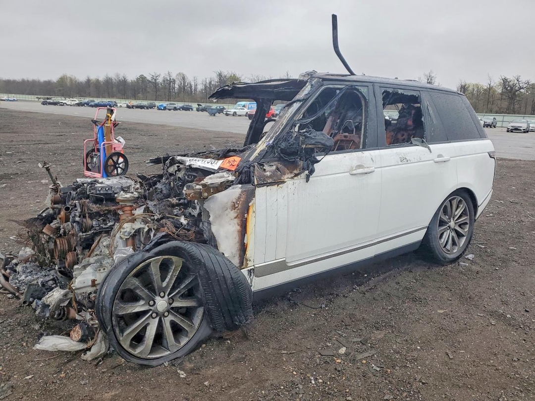 Vue de 2017 LAND ROVER RANGE ROVER, angle 1