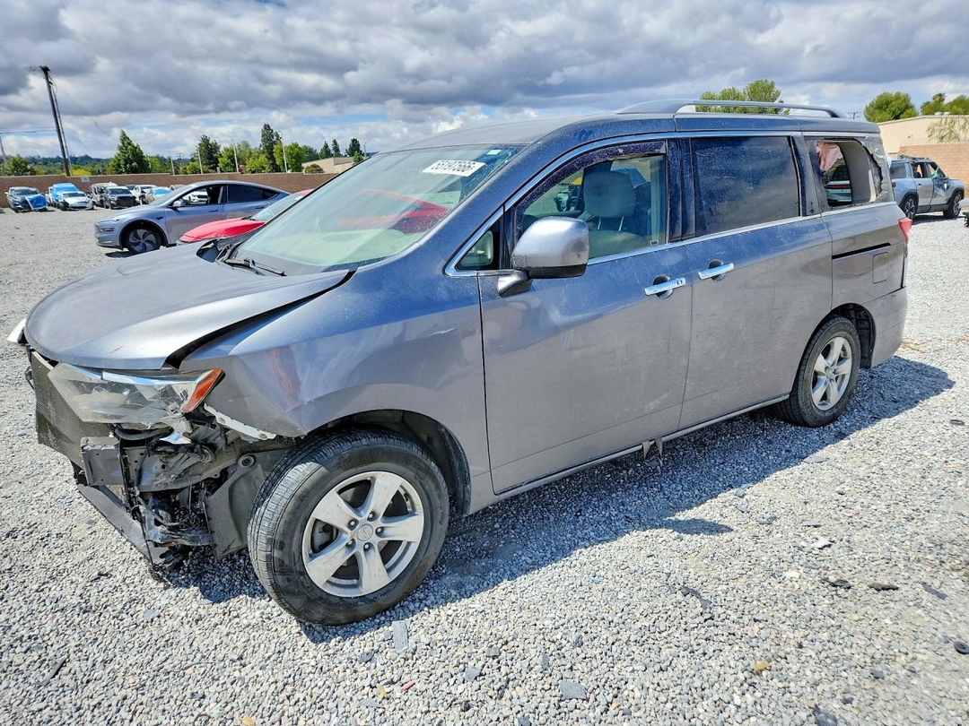 Vue de 2017 NISSAN QUEST SV, angle 1