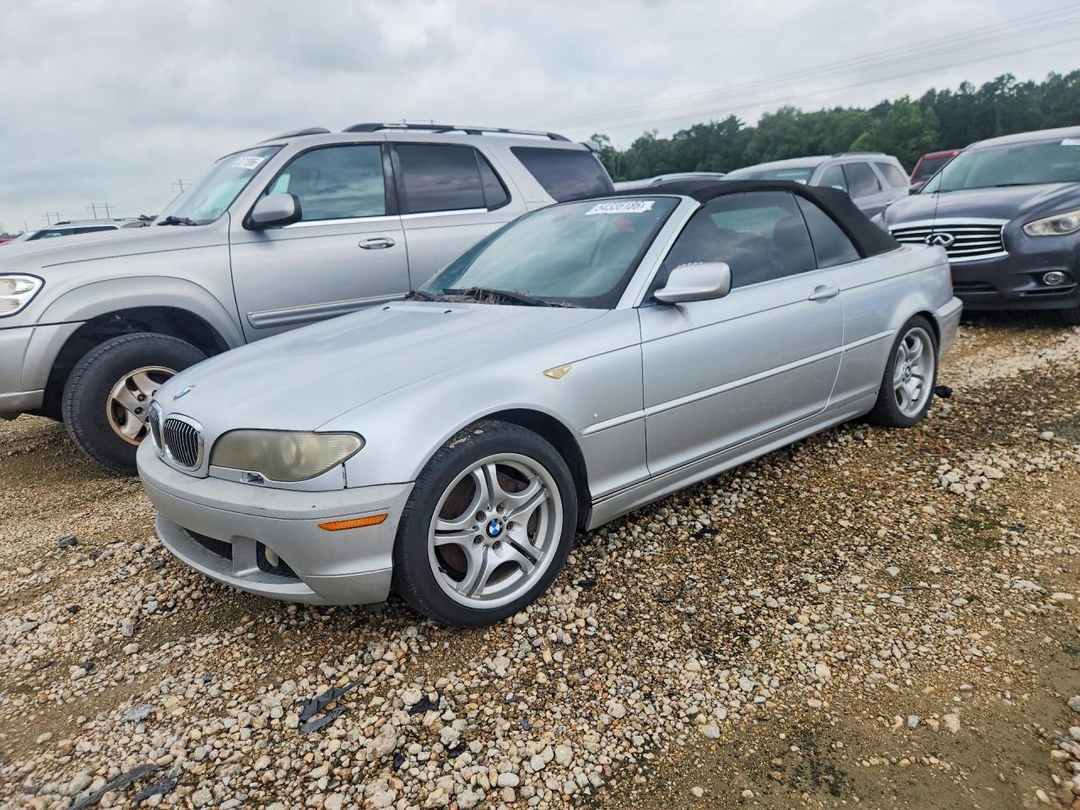 منظر 2004 BMW 330 CI، زاوية 1