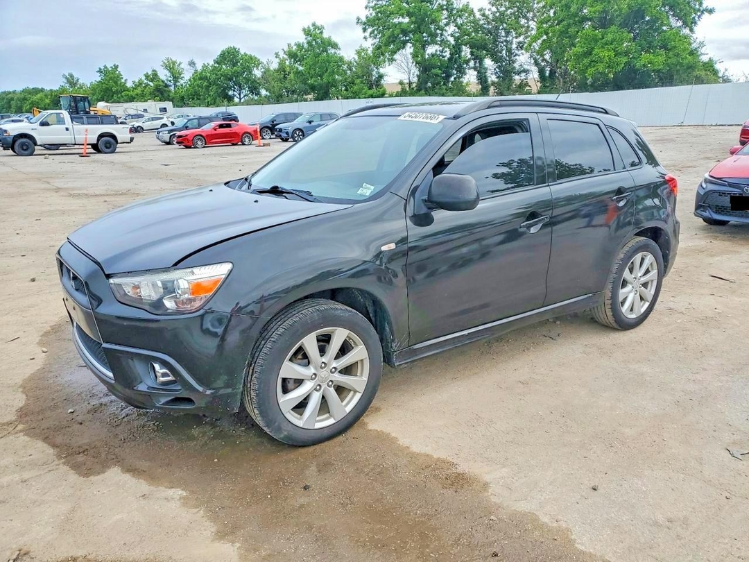 Вид 2012 MITSUBISHI OUTLANDER SPORT SE, угол 1