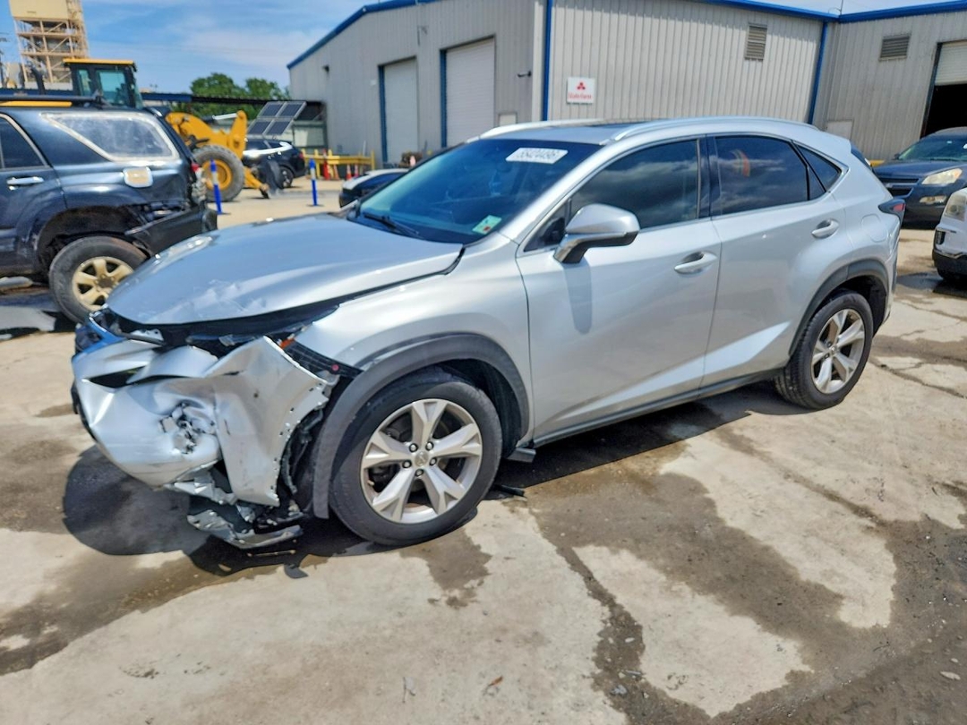Vue de 2017 LEXUS NX 200T BASE, angle 1