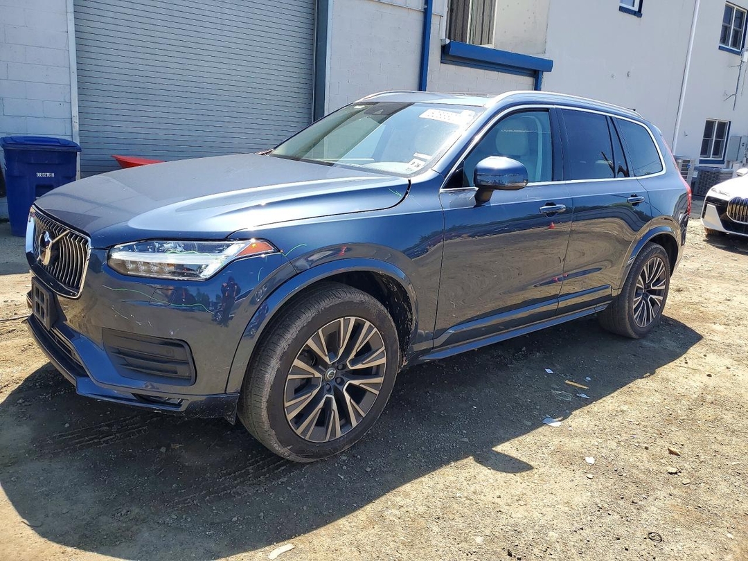 Вид 2022 VOLVO XC90 T6 MOMENTUM, угол 1