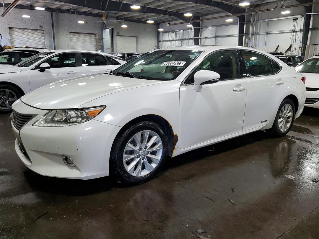 منظر 2015 LEXUS ES 300H، زاوية 1