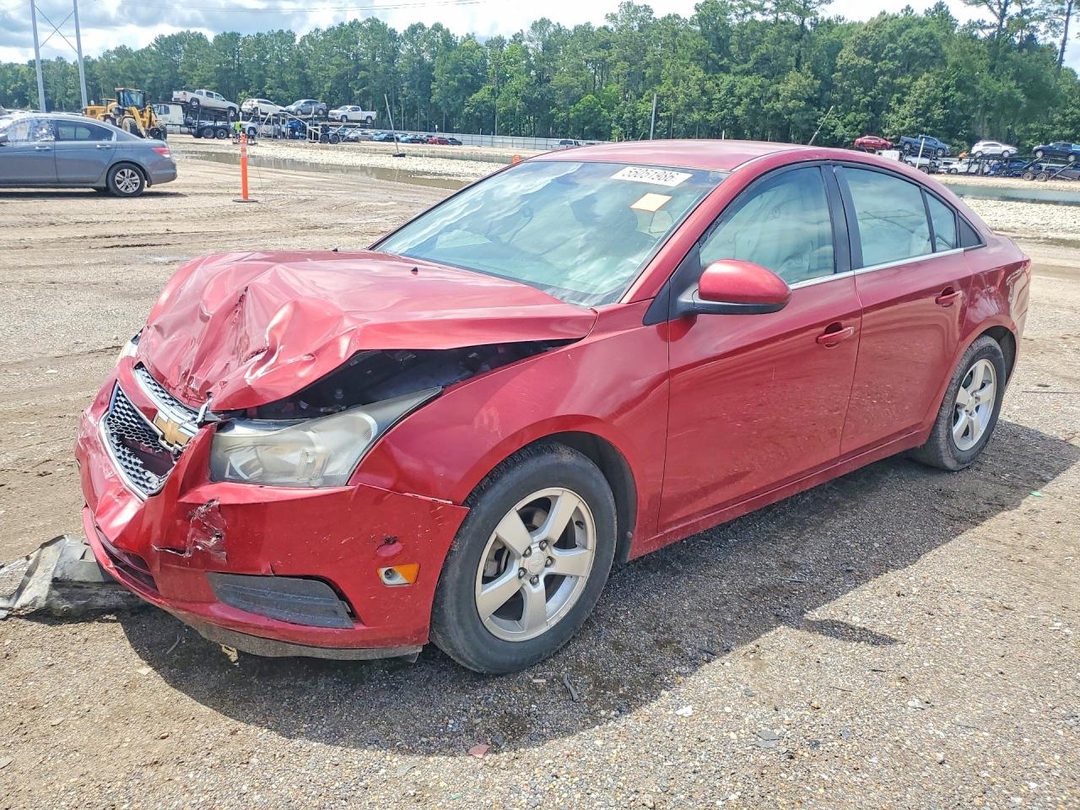 Vue de 2011 CHEVROLET CRUZE LT, angle 1
