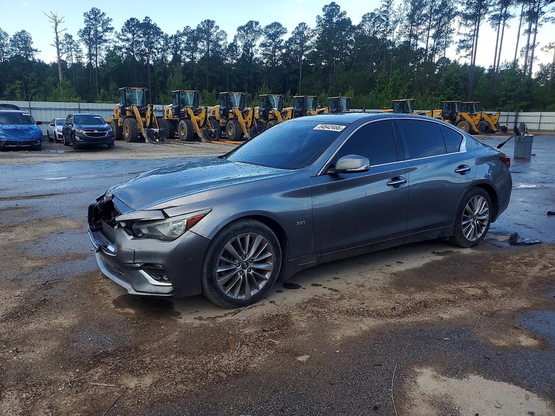 Vue de 2019 INFINITI Q50 3.0T LUXE, angle 1