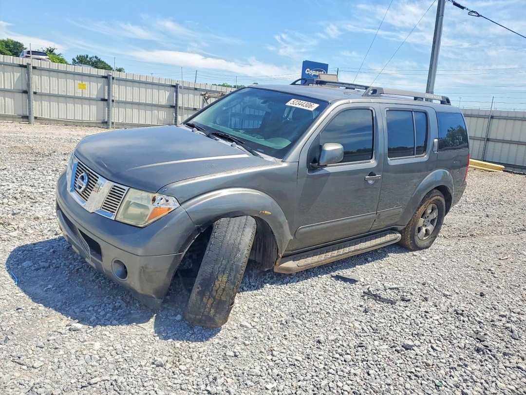 Vista de 2005 NISSAN PATHFINDER XE, ángulo 1