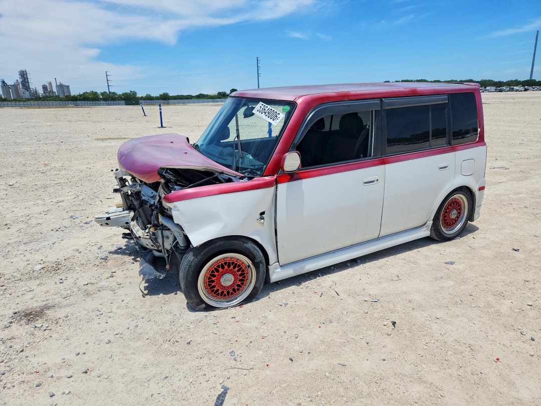Вид 2006 TOYOTA SCION XB, угол 1