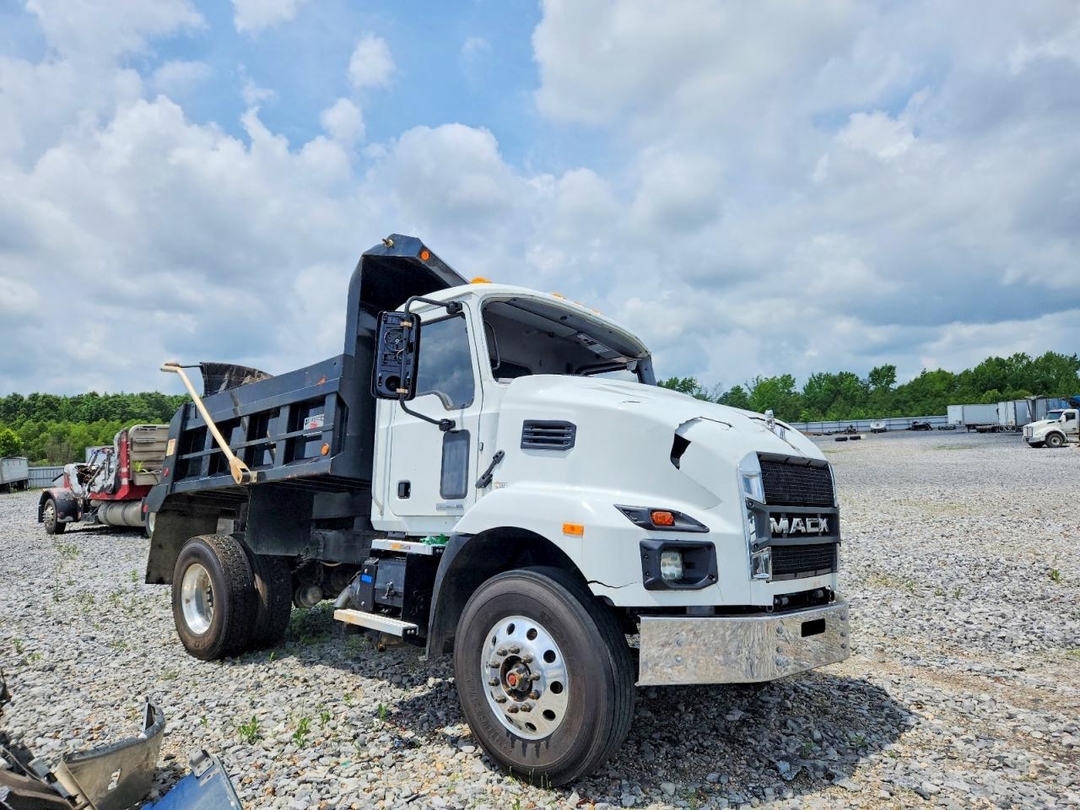 Vista de 2026 MACK MD DUMP TRUCK, ángulo 1
