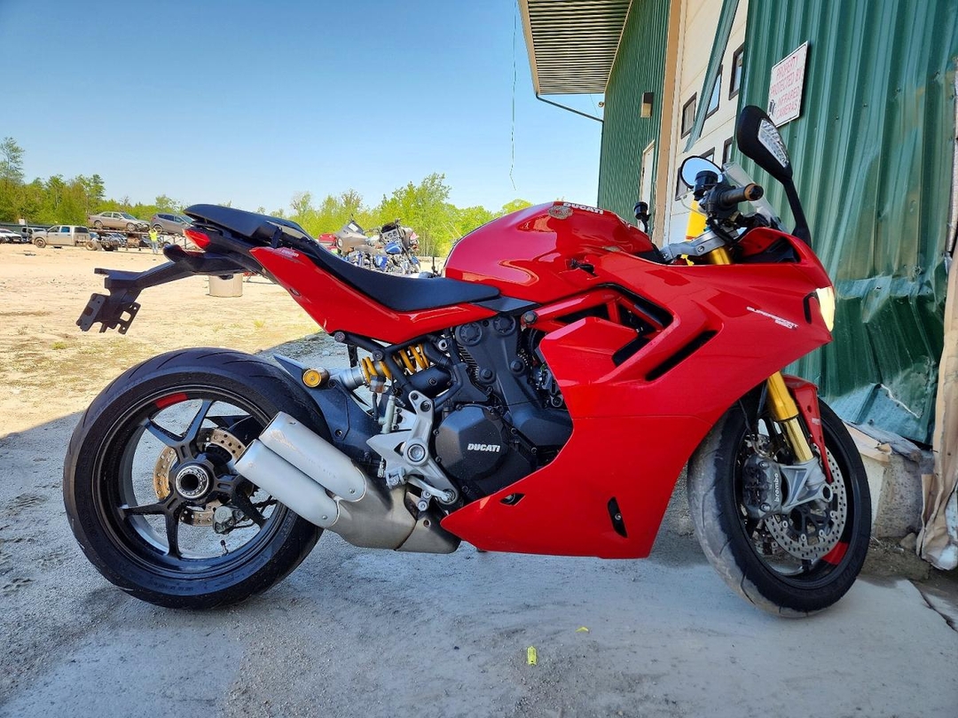 Вид 2022 DUCATI SUPERSPORT, угол 1