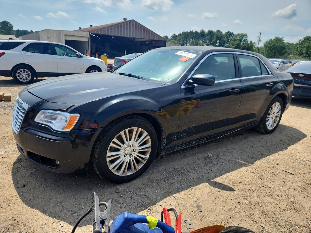 منظر 2014 CHRYSLER 300، زاوية 1