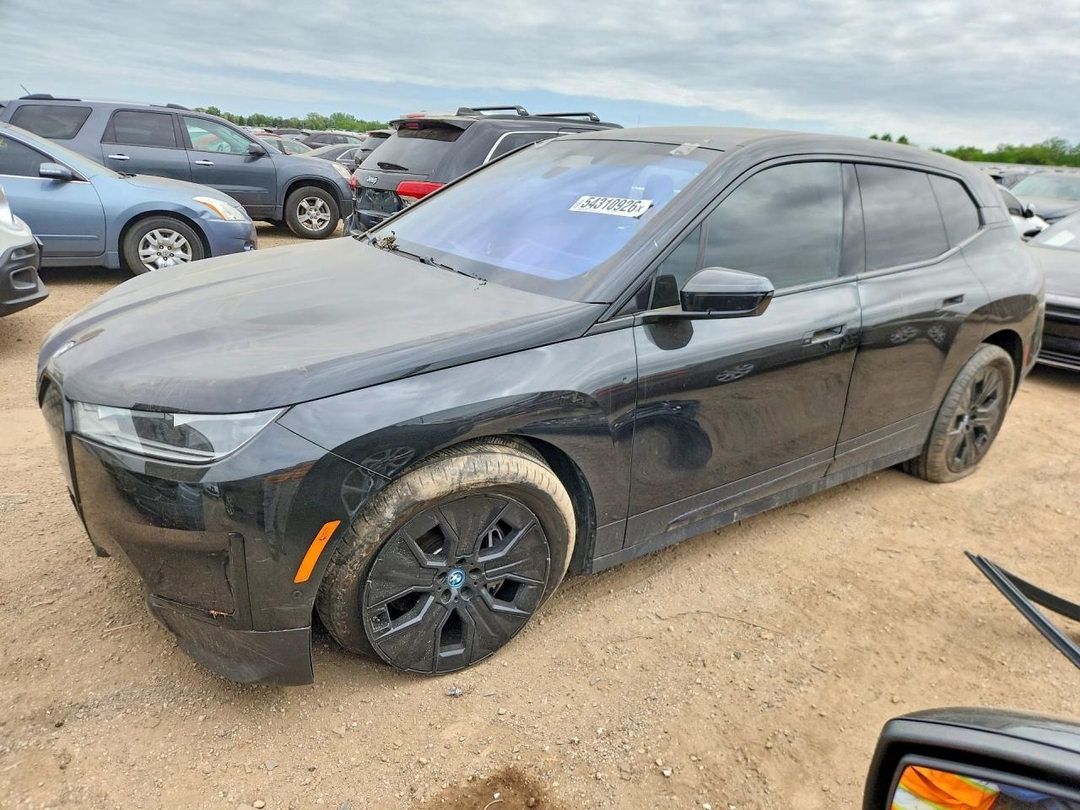 منظر 2024 BMW IX XDRIVE50، زاوية 1