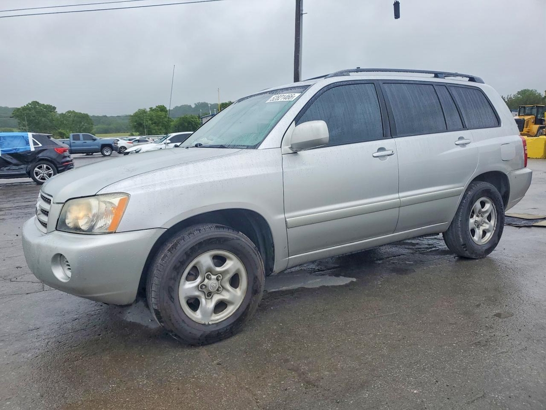 Vue de 2002 TOYOTA HIGHLANDER BASE, angle 1