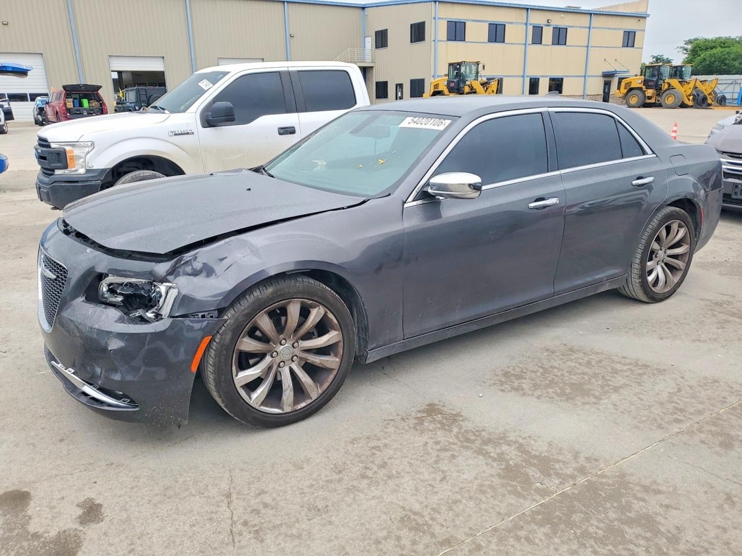 Vista de 2019 CHRYSLER 300 LIMITED, ángulo 1
