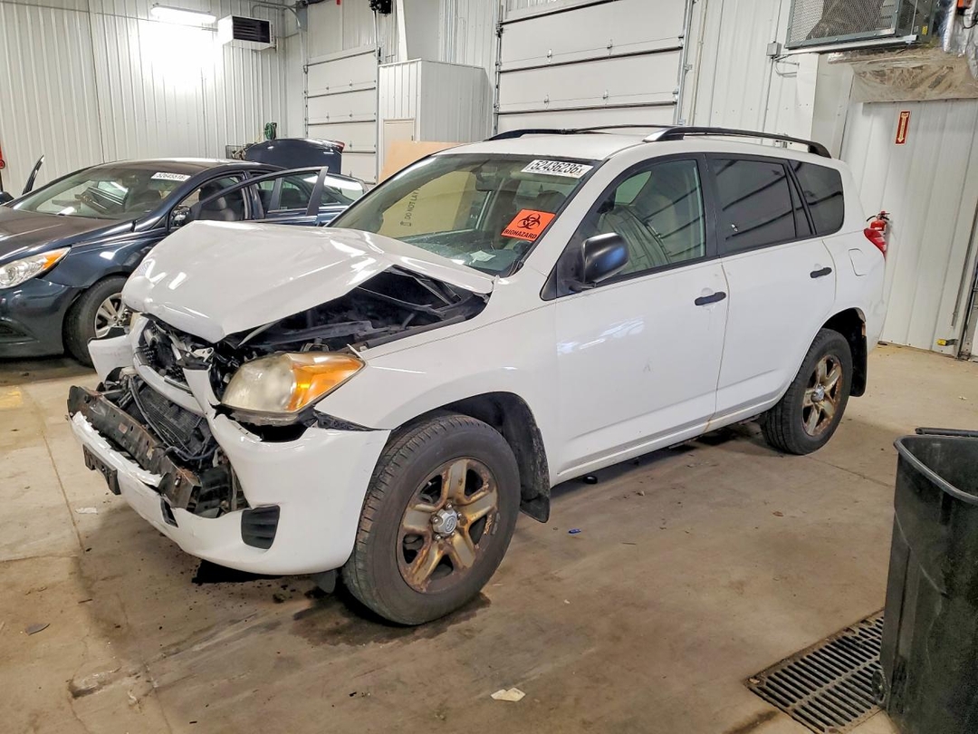 Вид 2010 TOYOTA RAV4 BASE, угол 1