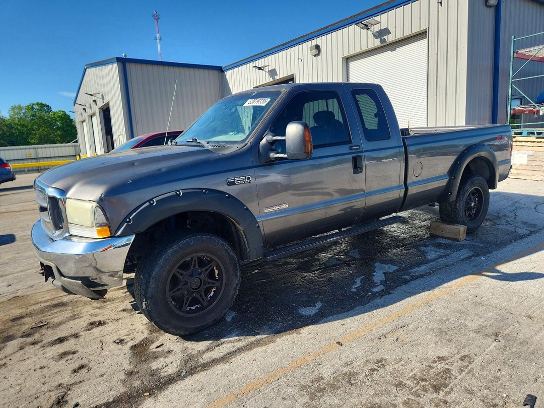 Vue de 2004 FORD F250 SUPER DUTY, angle 1