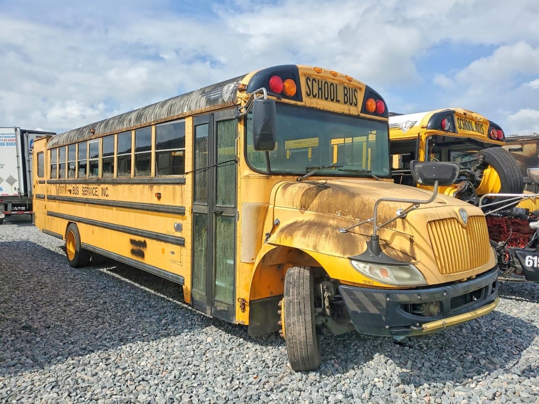 Вид 2013 IC CORPORATION CE SERIES SCHOOL - SCHOOL BUS, угол 1