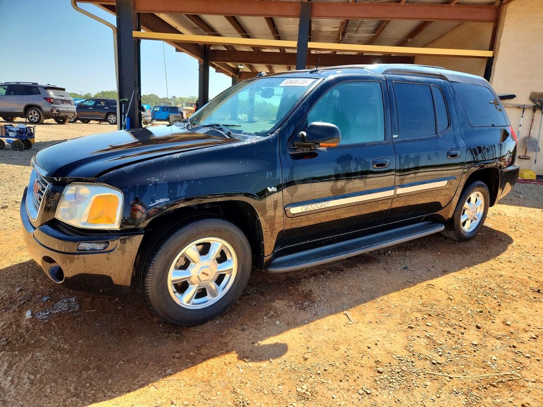 منظر 2004 GMC ENVOY XUV، زاوية 1