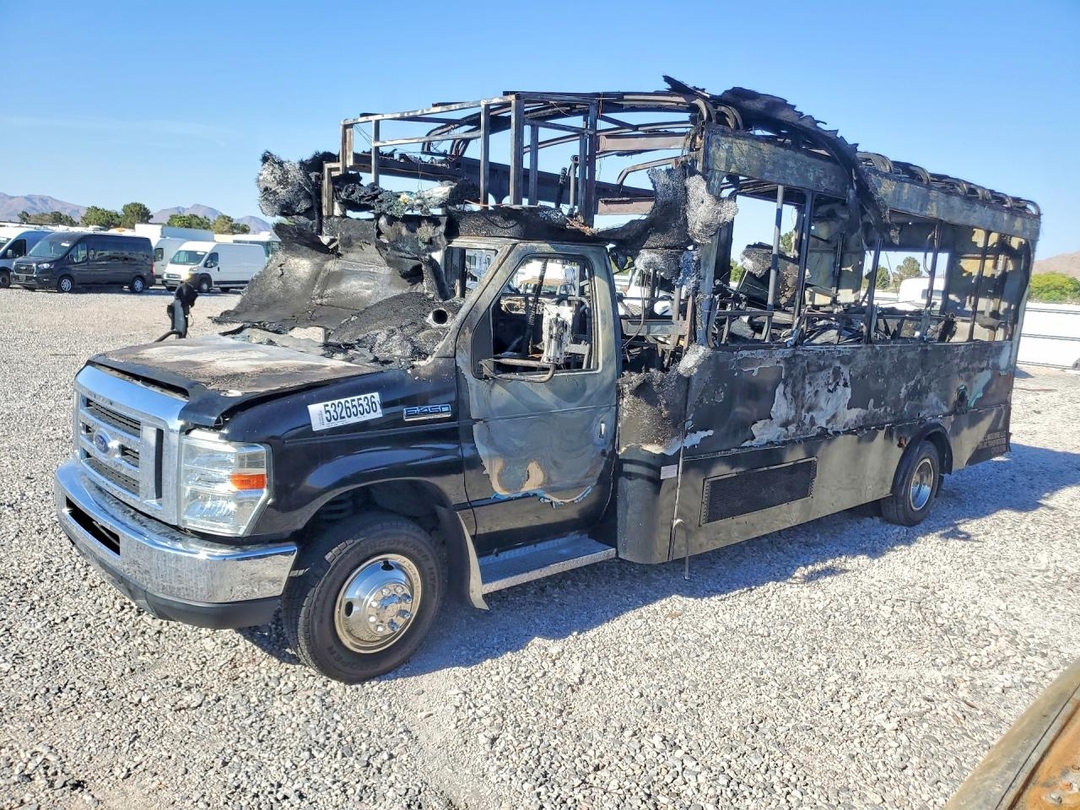 منظر 2010 FORD ECONOLINE E450 SUPER DUTY CUTAWAY VAN، زاوية 1