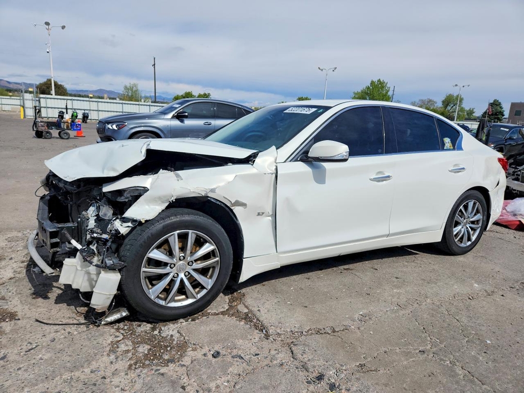 Vista de 2014 INFINITI Q50 PREMIUM, ángulo 1