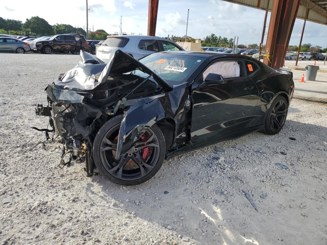 منظر 2017 CHEVROLET CAMARO SS، زاوية 1