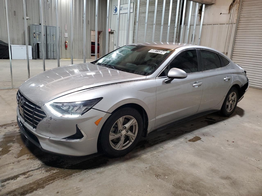 Vista de 2021 HYUN SONATA SE, ángulo 1