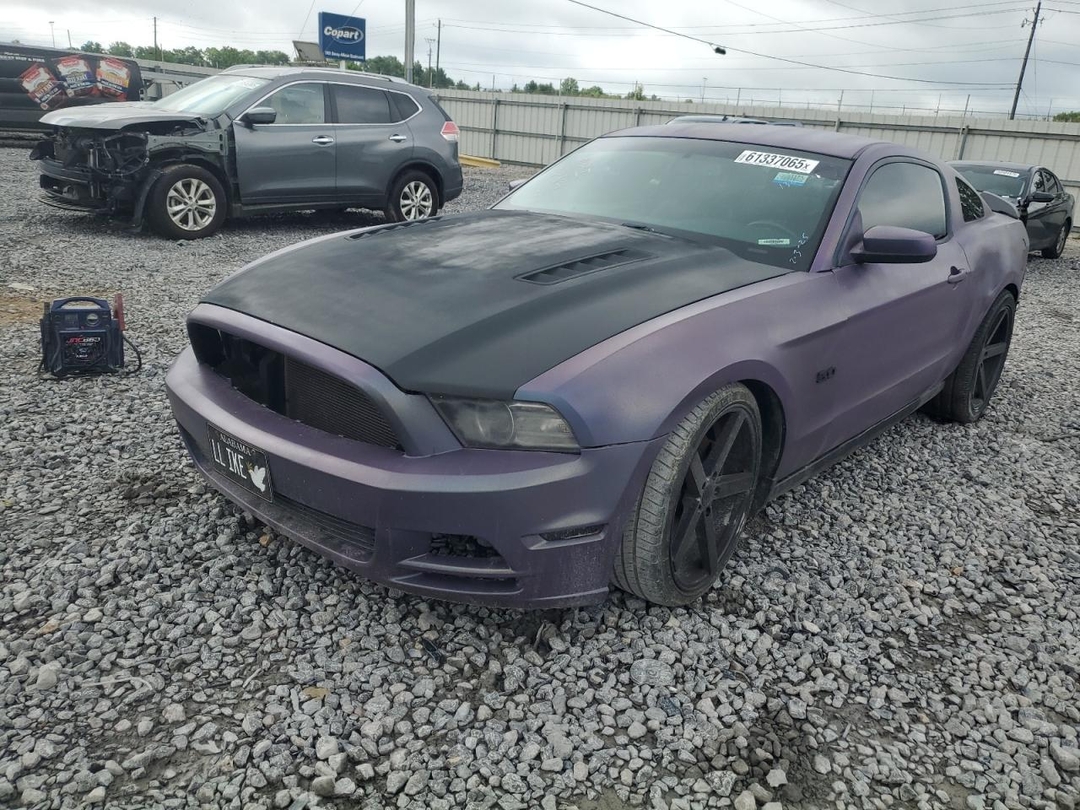 Vue de 2014 FORD MUSTANG GT, angle 1