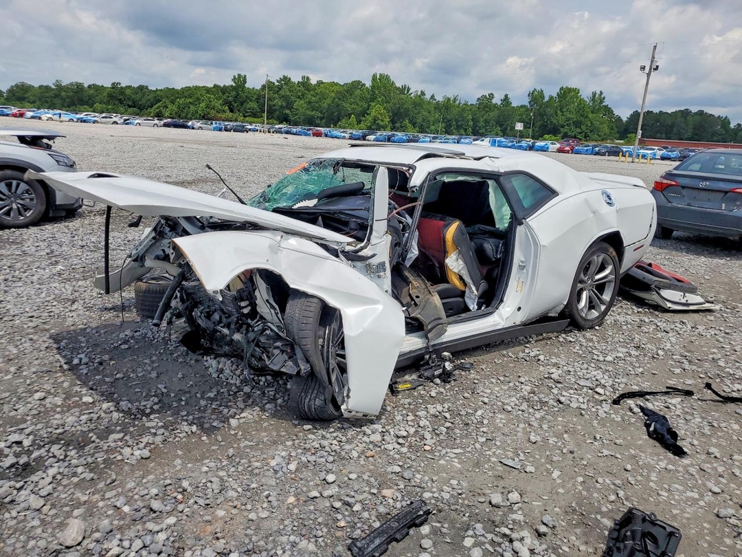 Vue de 2020 DODGE CHALLENGER GT, angle 1