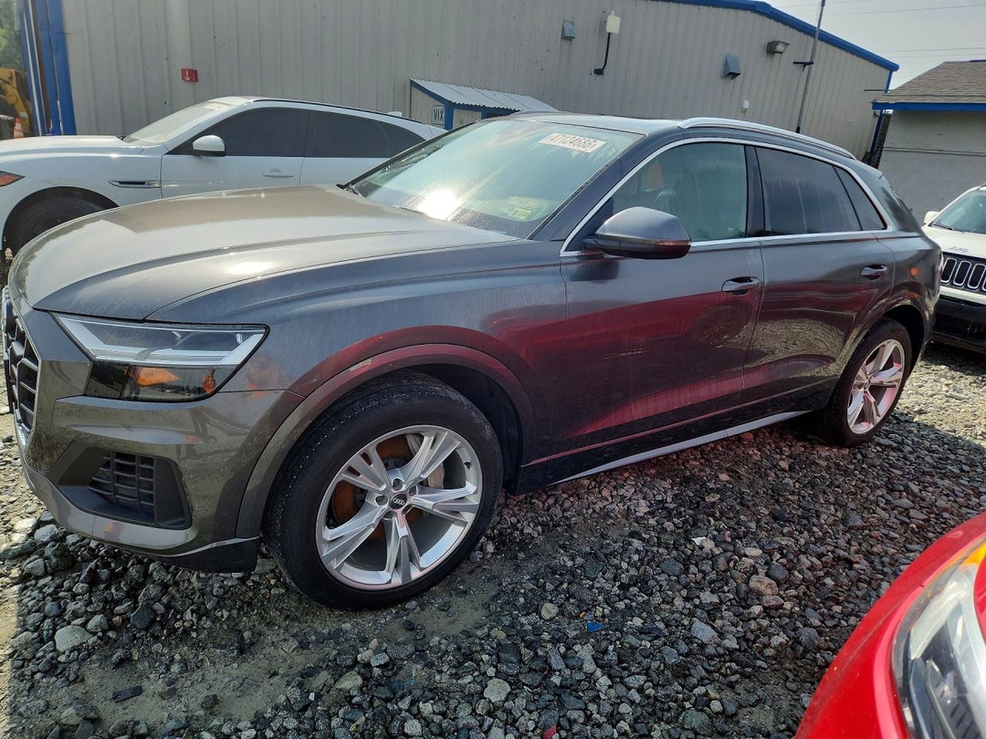 Vue de 2019 AUDI Q8 PREMIUM, angle 1