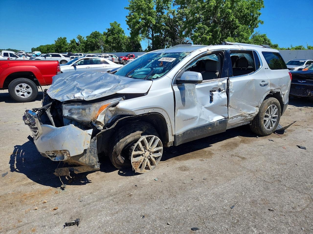 Вид 2017 GMC ACADIA SLE, угол 1