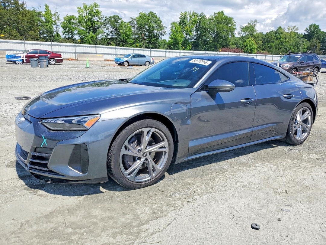 منظر 2022 AUDI E-TRON GT PREMIUM PLUS، زاوية 1