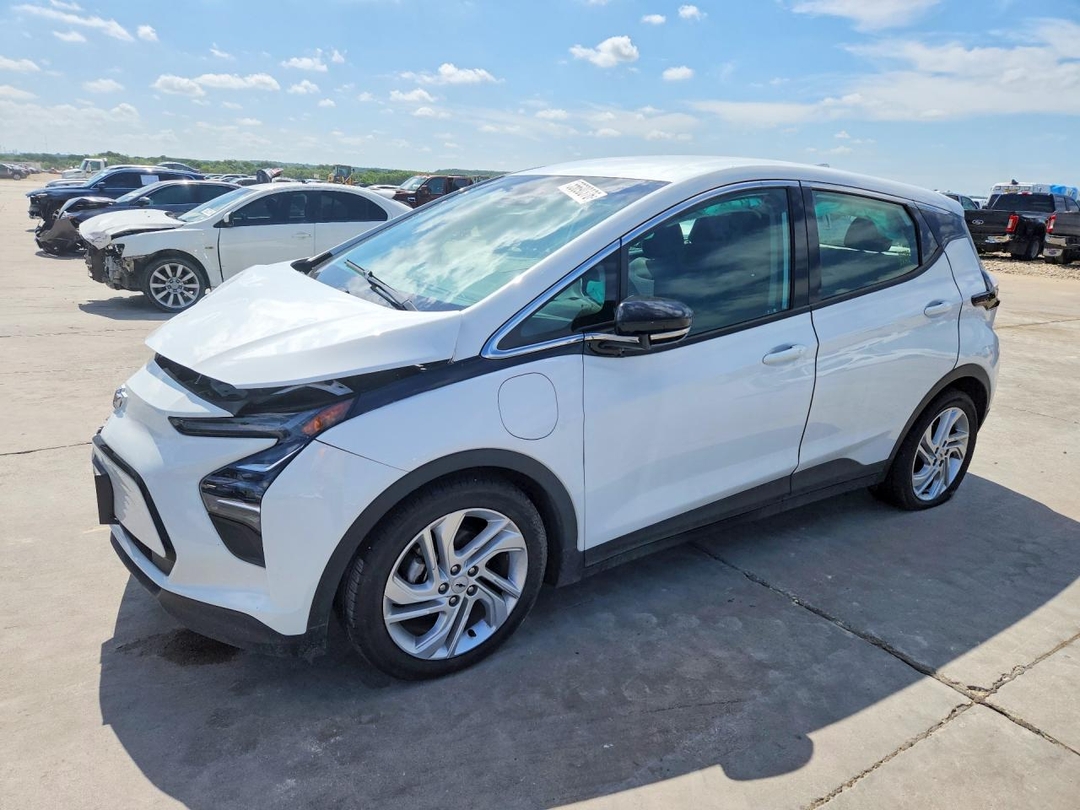 Vue de 2023 CHEVROLET BOLT EV 1LT, angle 1