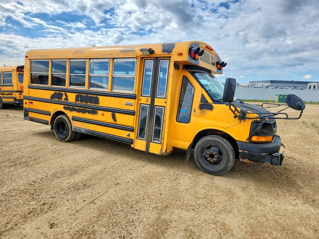 Vista de 2011 THOMAS MINOTOUR G3500 SCHOOL BUS, ángulo 1