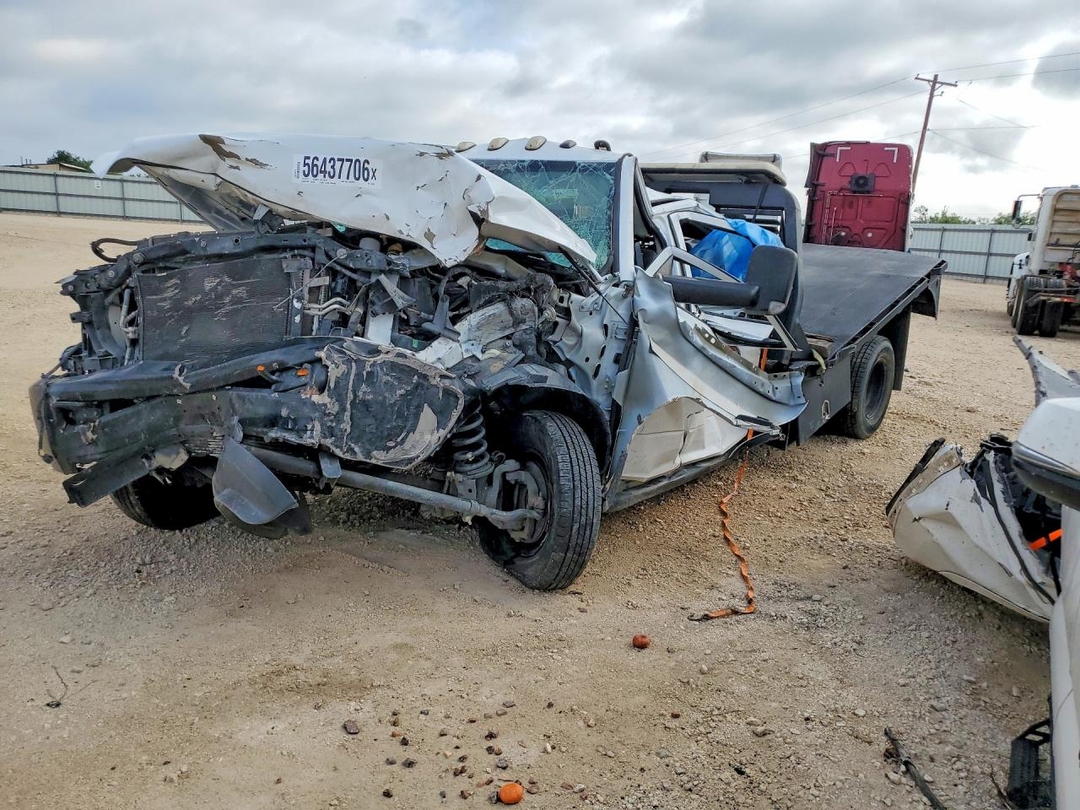 Vista de 2018 RAM 3500, ángulo 1