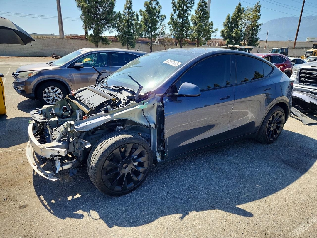 Vista de 2023 TESLA MODEL Y, ángulo 1